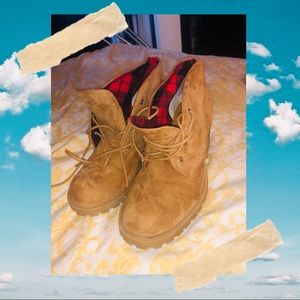 Chunky heel lace up tan boots